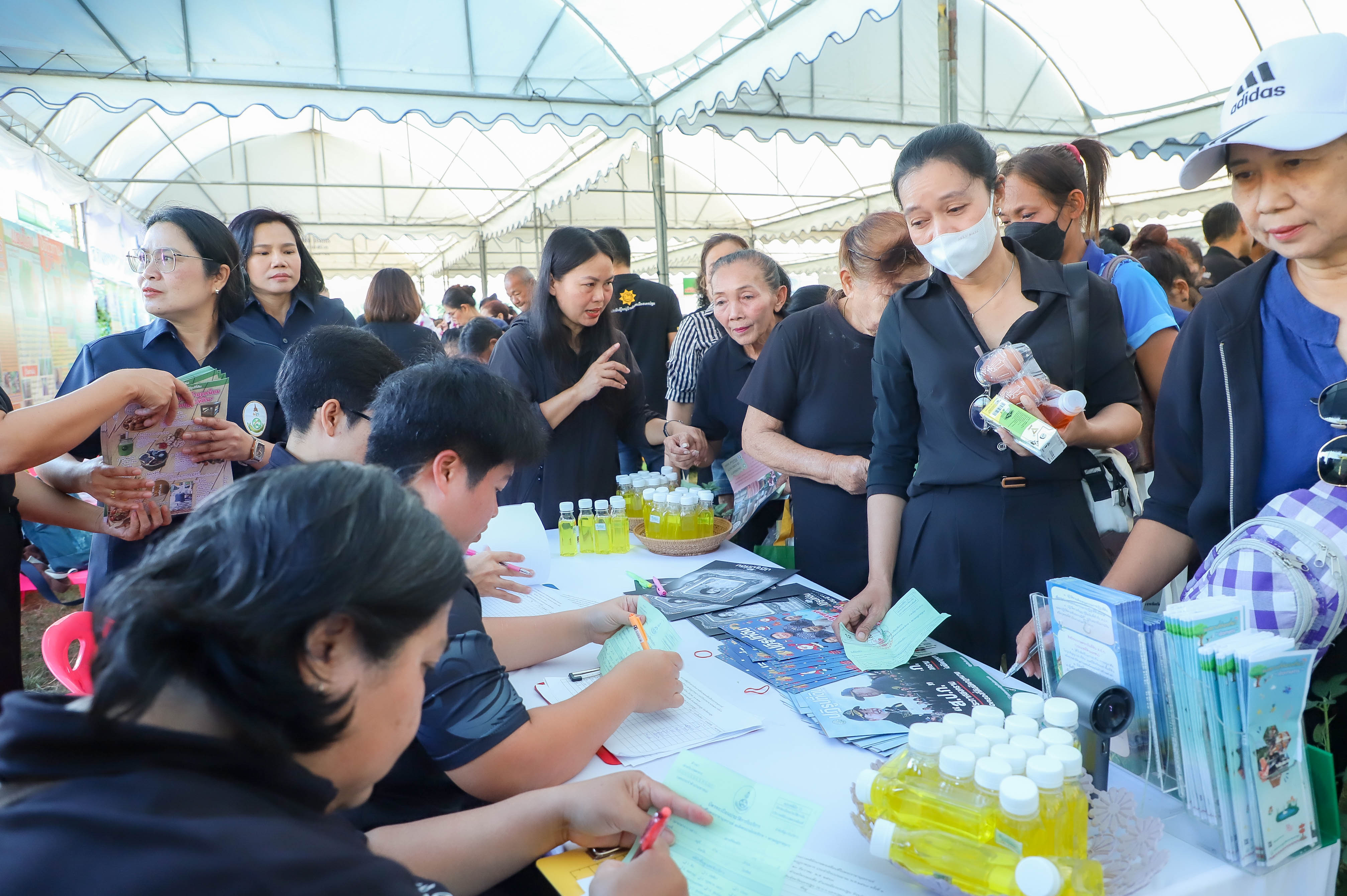 title - รองนายกฯ และรัฐมนตรีว่าการกระทรวงเกษตรฯ เปิดโครงการคลินิกเกษตรเคลื่อนที่ในพระราชานุเคราะห์ฯ ณ จังหวัดนครปฐม